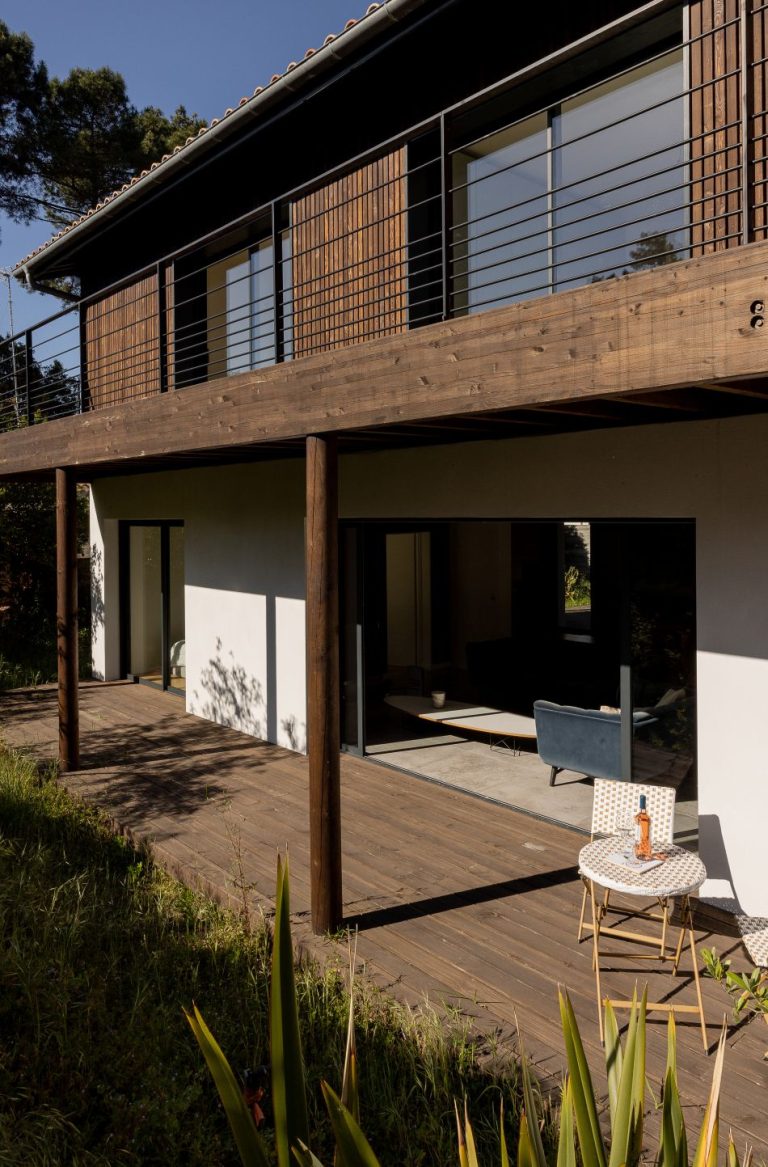 Charred Wood Terrace In Capbreton